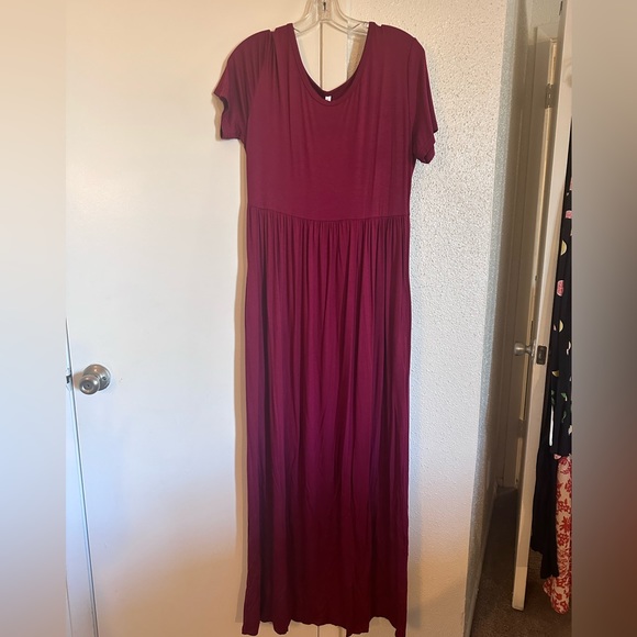 Amazon Dresses & Skirts - Simple, cotton plus size burgundy dress with pockets.